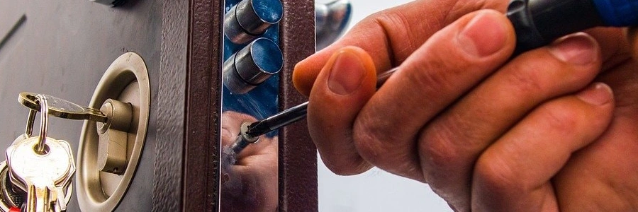 locksmith putting in security after broken keys